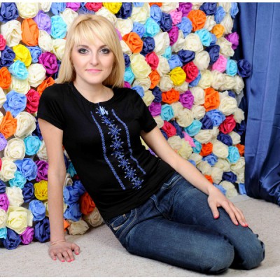 Embroidered t-shirt "Ornament New Blue"